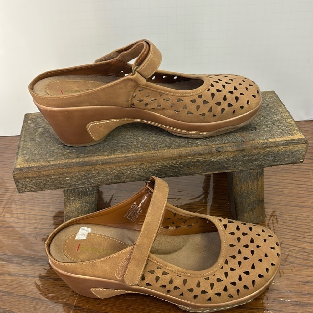 Rialto Vienna clogs. Size 8.5. EUC.